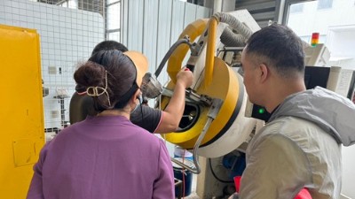 上?？蛻魠⒂^安捷倫生產(chǎn)基地，體驗先進自動噴涂技術