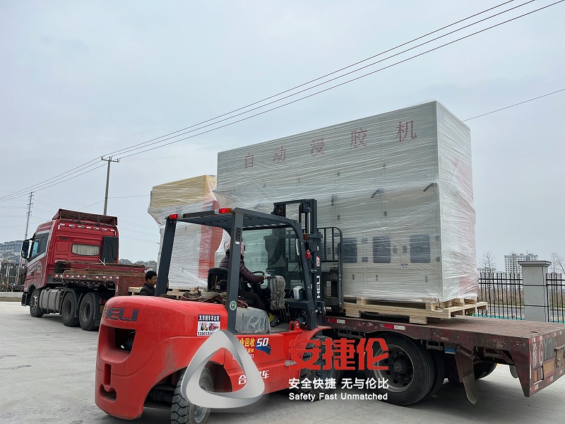 浸膠機、噴膠機
