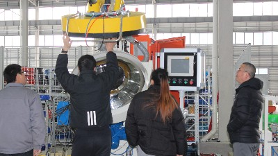 天津磁性材料客戶(hù)參觀安捷倫全自動(dòng)滾噴機(jī)器