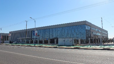 重慶老客戶(hù)到訪安捷倫新工廠了解新型軌道式噴膠機(jī)等設(shè)備